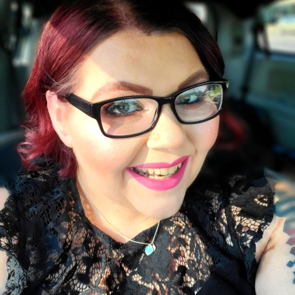 Meet your Posher, Em! - Picture 8 of 8